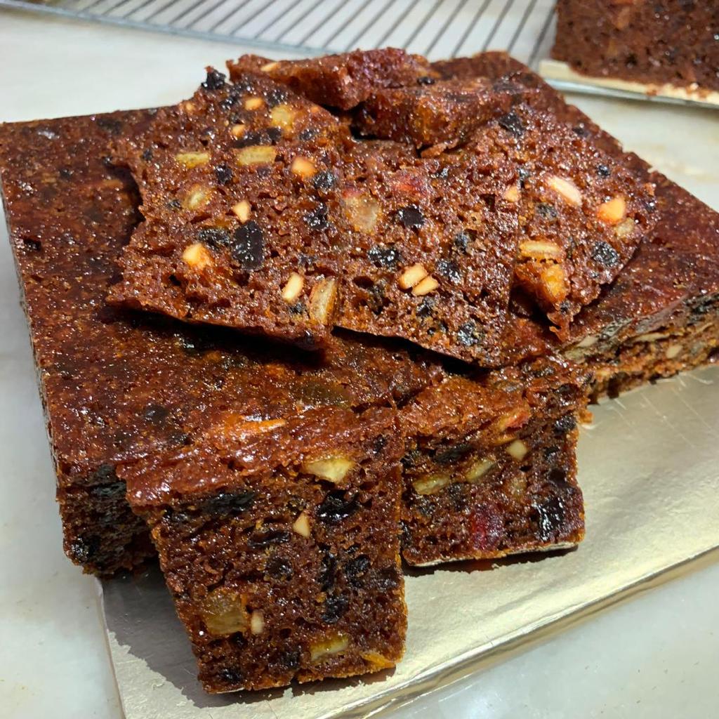 English Steamed Fruit Cake - Image 3